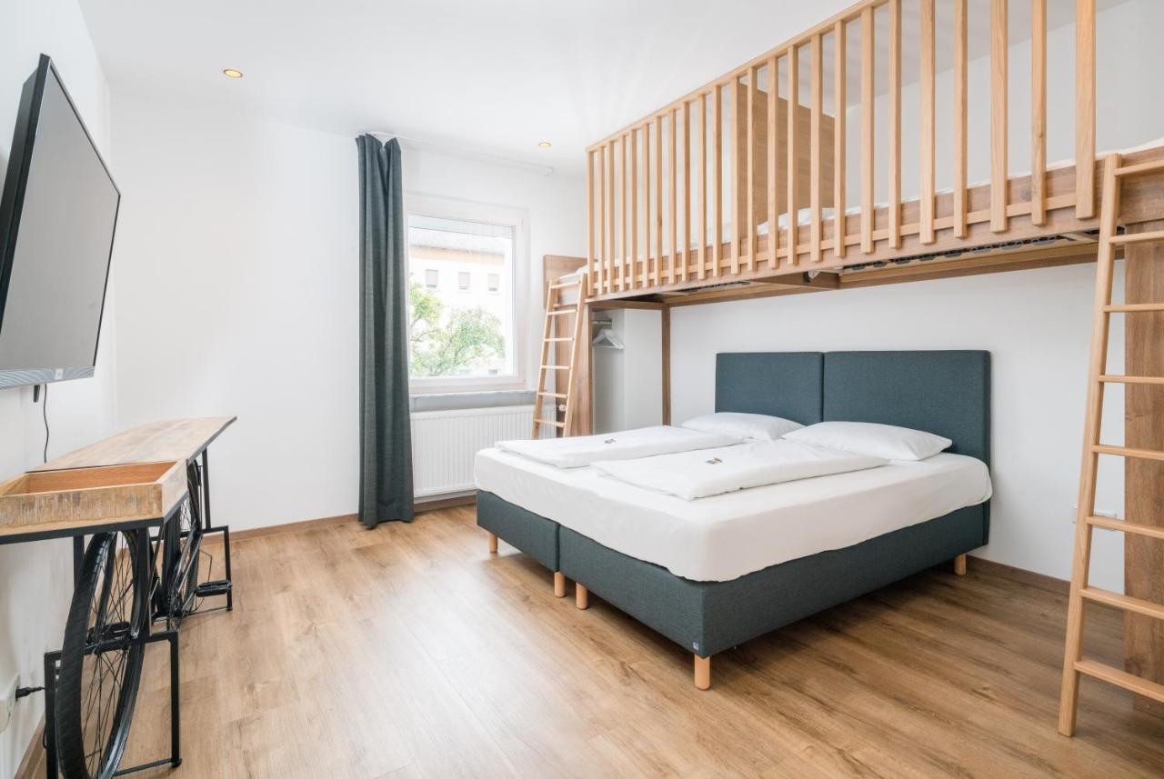Hotel Knorz Цирндорф Екстериор снимка
