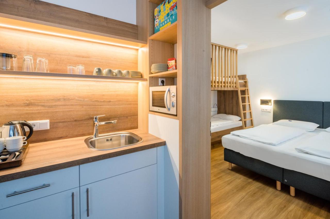 Hotel Knorz Цирндорф Екстериор снимка