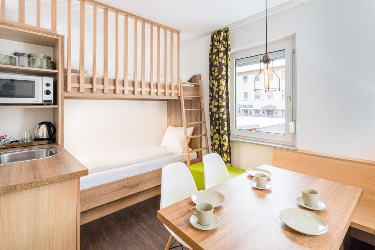 Hotel Knorz Цирндорф Екстериор снимка