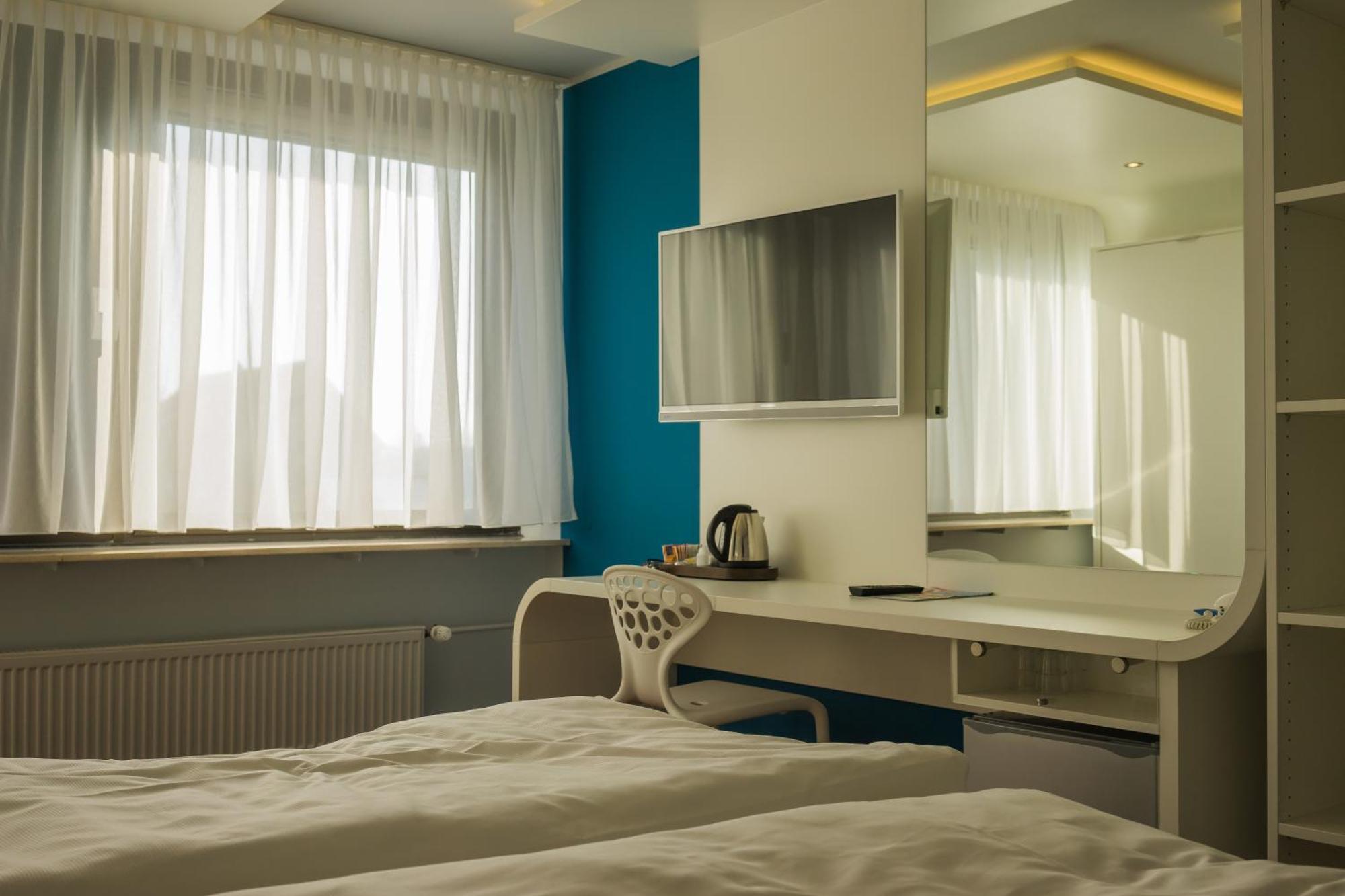 Hotel Knorz Цирндорф Стая снимка
