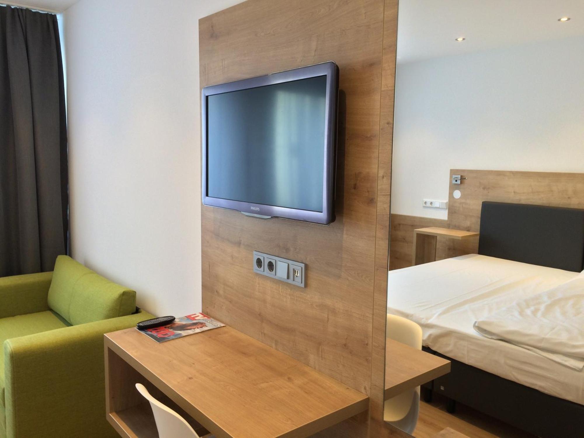 Hotel Knorz Цирндорф Екстериор снимка